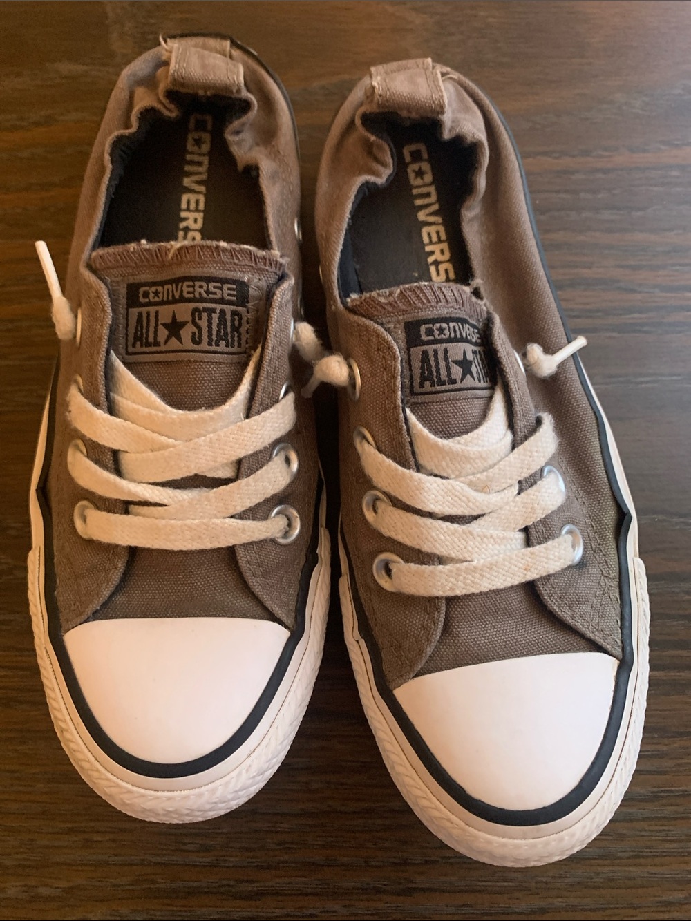 Converse Woman Size 5.5 Low-Top Sneakers - Gray and White